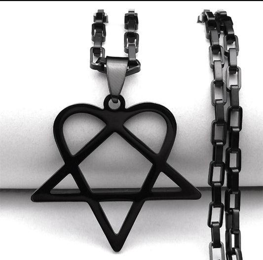 heartagram gothic necklace