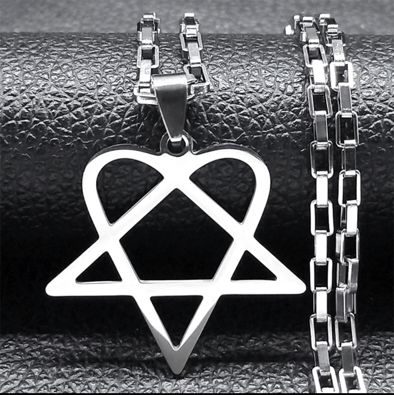 heartagram gothic necklace