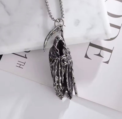 Shadow Reaper Pendant – Embrace the Darkness